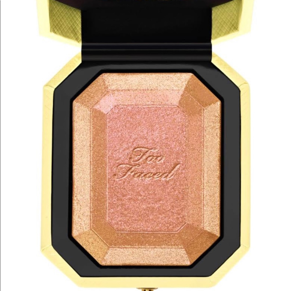 Too Faced Diamond Light Highlighter